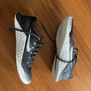 US 8.5 Nike Metcon 4, training shoes. Black/white. CrossFit, weight lifting.